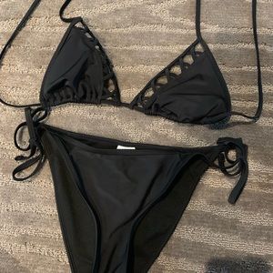 Black bikini